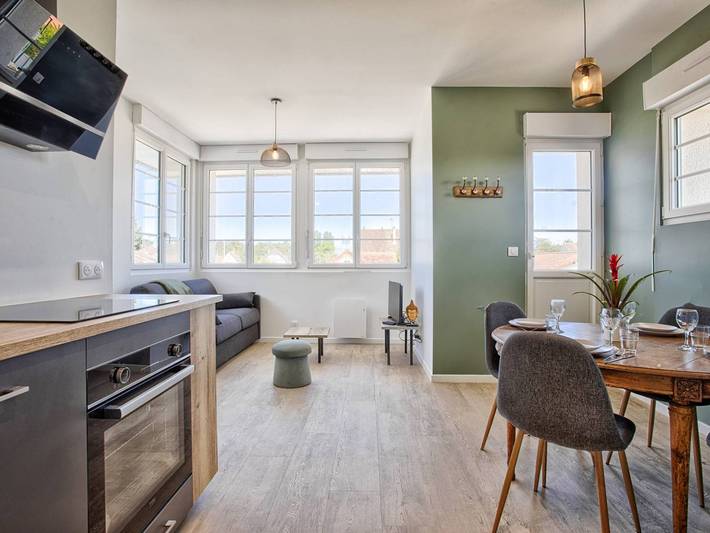Location de vacances pour 4 personnes, avec balcon à Merville-Franceville-Plage