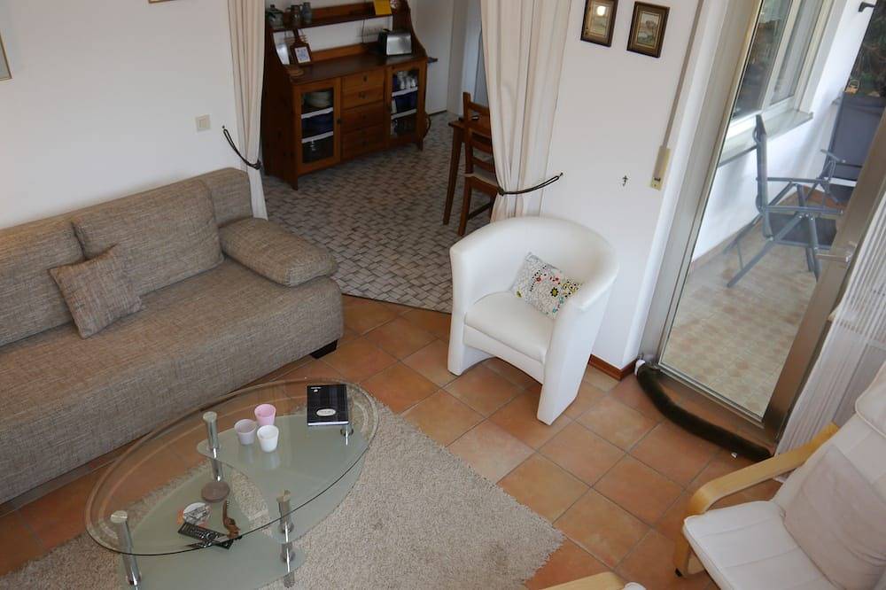 Ganze Wohnung, Komfortable Ferienwohnung mit separatem Eingang & Freisitz &Radgarage a.d. Mosel in Bullay, Traben-Trarbach und Umbegung