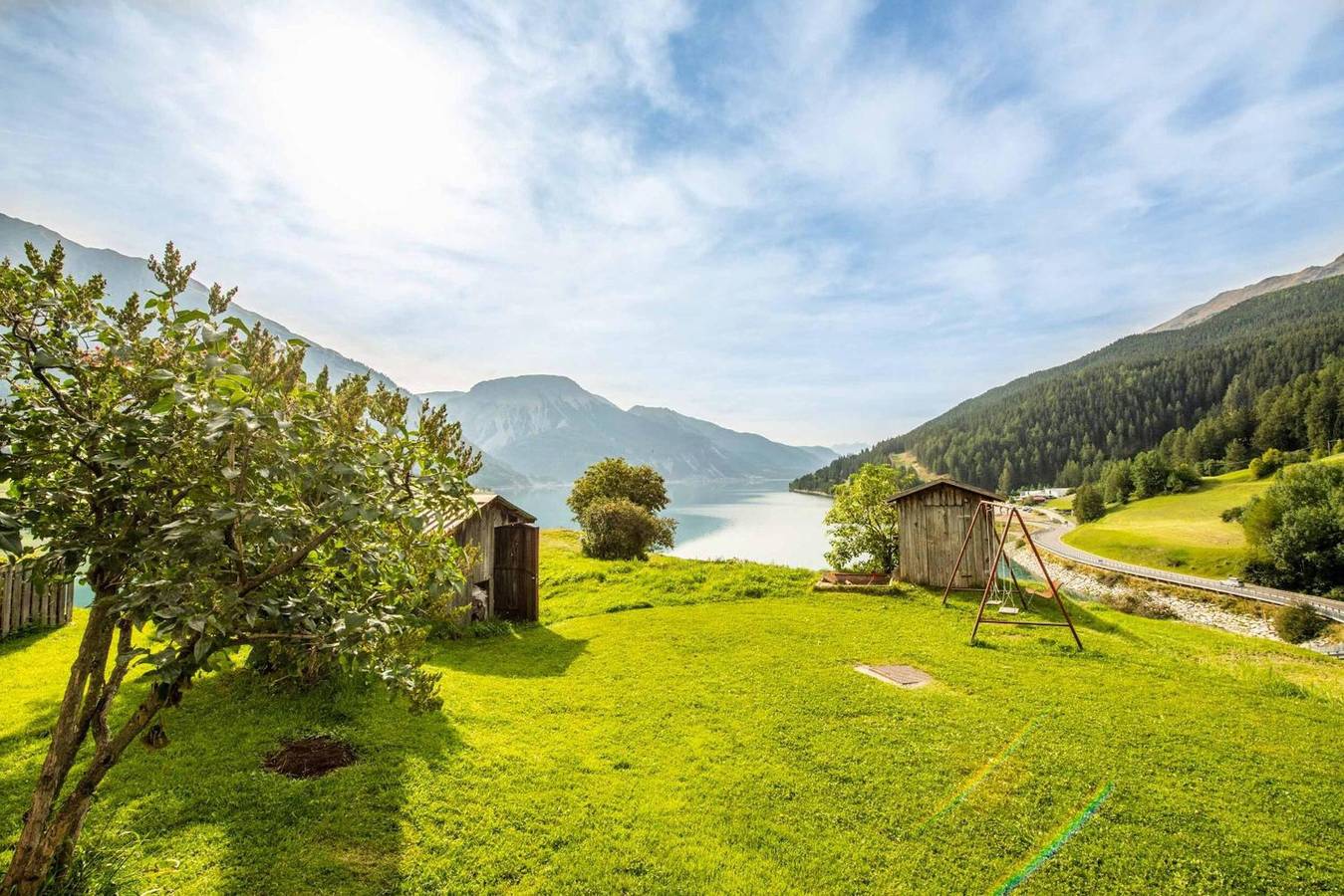 Ganze Wohnung, Residence Froy Wohnung 4 – Seeblick, Whirlpool & Frühstück inklusive in Reschensee, Graun