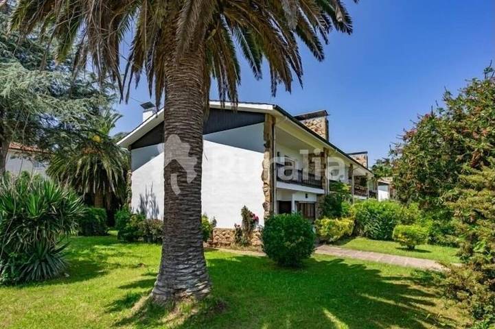 Casa Toró - country house with garden in Llanes, Northern Spain in Puertu Chicu (Llanes), Llanes