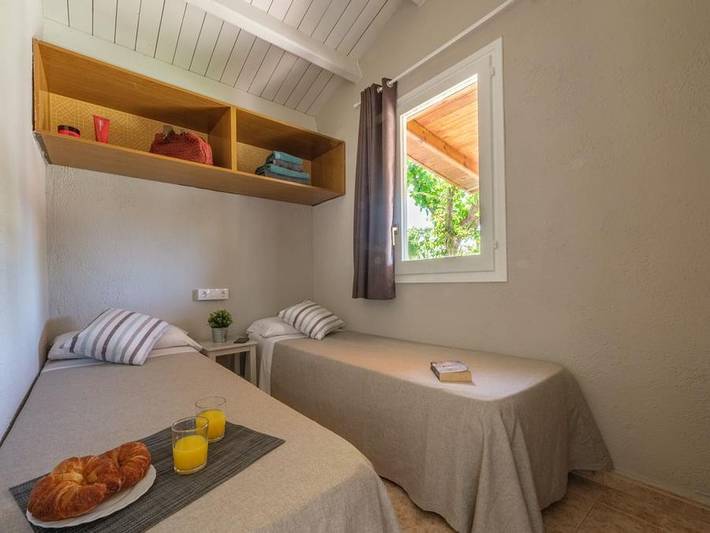 Camping Estival Vendrell Platja - Bungalow 4 personas - 2 habitaciones in Platja de les Madrigueres (el Vendrell), Vendrell