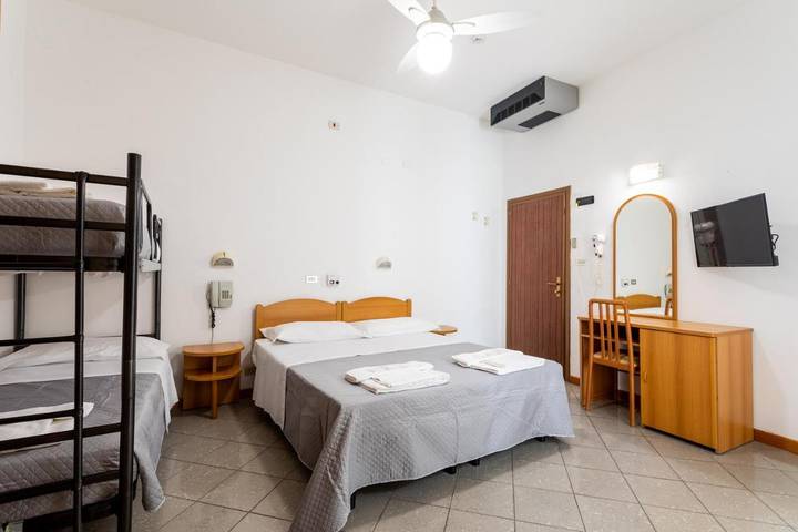 Hôtel pour 2 personnes, avec Balcon et Piscine à San Mauro A Mare