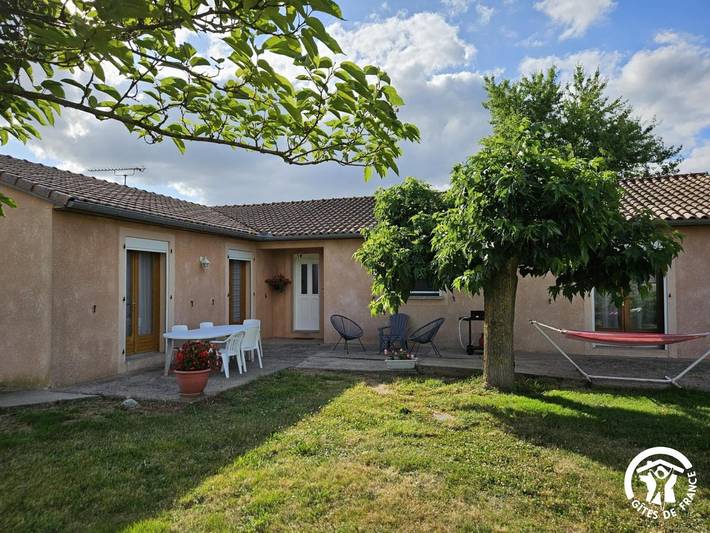 Gîte pour 6 personnes, avec Terrasse et Jardin à Andouque