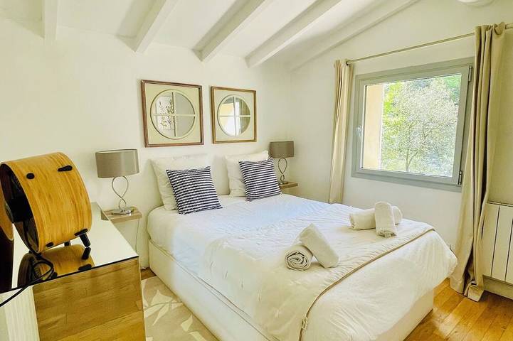 Sweetness Villa With Pool in Provence Next to Bastide de Marie in Ménerbes, Regionaler Naturpark Luberon