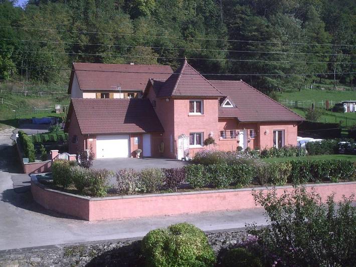 Chambre d’hôte pour 2 personnes, avec piscine et vue ainsi que jardin et terrasse