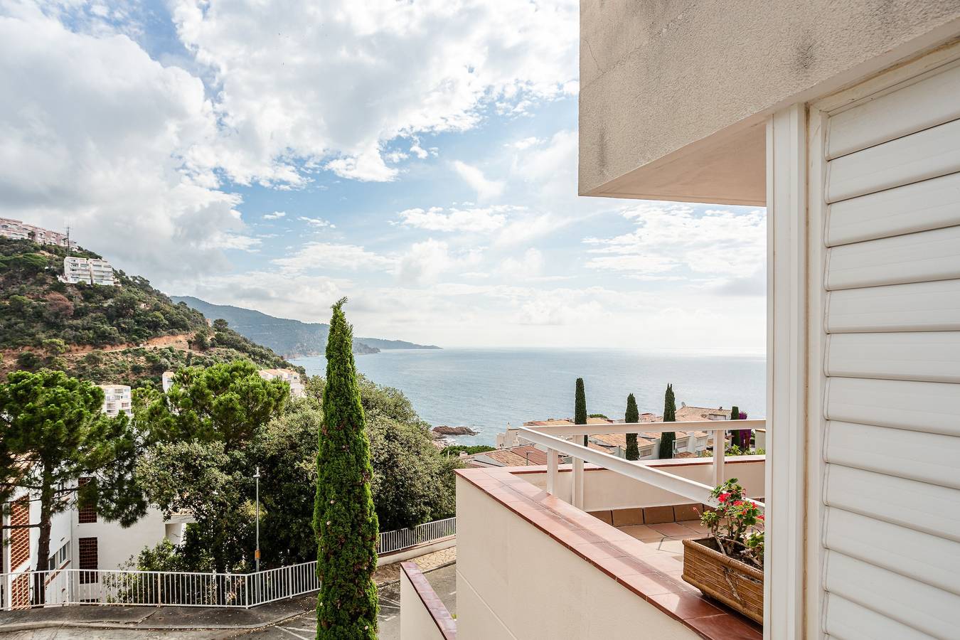 Apartamento entero, Apartamento vacacional "Ca La Nyca" con vistas al mar, terraza privada y A/C in Salionç, Costa Brava