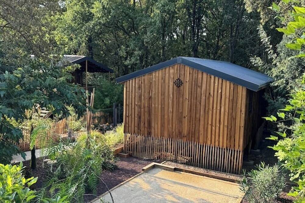 Comfortable wooden cabins for rent (heating & air-conditioning). in Clermont-l'Hérault, Región de Lodève