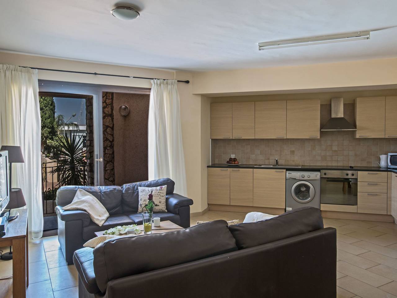 Entire apartment, Geräumige Wohnung mit Gemeinschaftspool in Ayia Napa, South Cyprus
