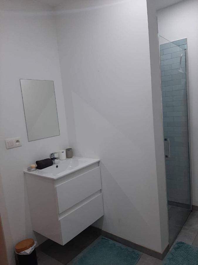 Gîte pour 2 personnes, avec terrasse dans Olloy-sur-Viroin - 2