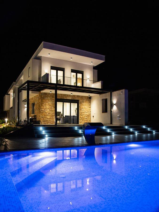Location de vacances pour 8 personnes, avec piscine et jardin dans Pefkochori - 2