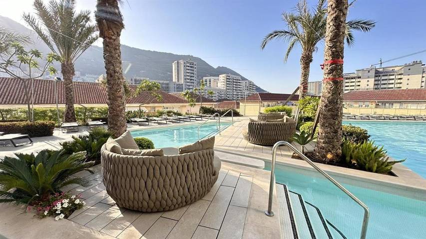 Apartament wakacyjny dla 4 osób, z Balkon i Jacuzzi oraz Taras i Ogród w Gibraltar