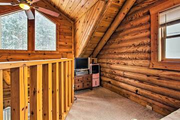 Log Cabin for 5 Guests in Pigeon Forge, Sevier County, Picture 3