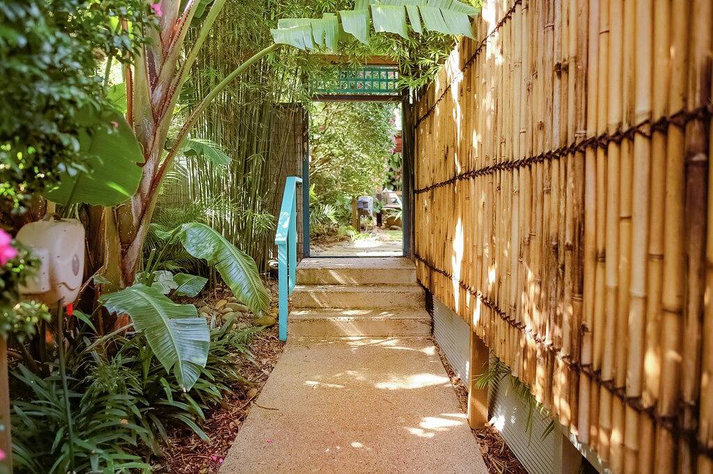 Sunny and modern villa located 5 mins walk from Avalon Beach! in Sydney, New South Wales