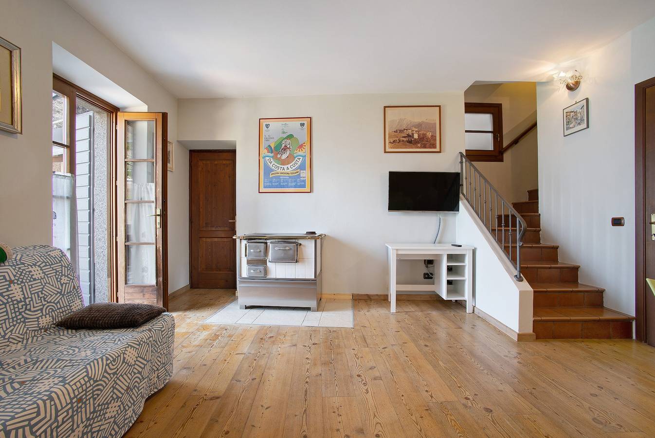 Appartamento intero, Appartamento Casa Oliva con vista lago, balcone e Wi-Fi in Tremosine, Prealpi Gardesane