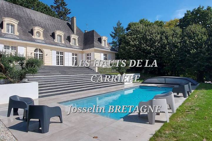 Castle for 15 people, with garden - 1