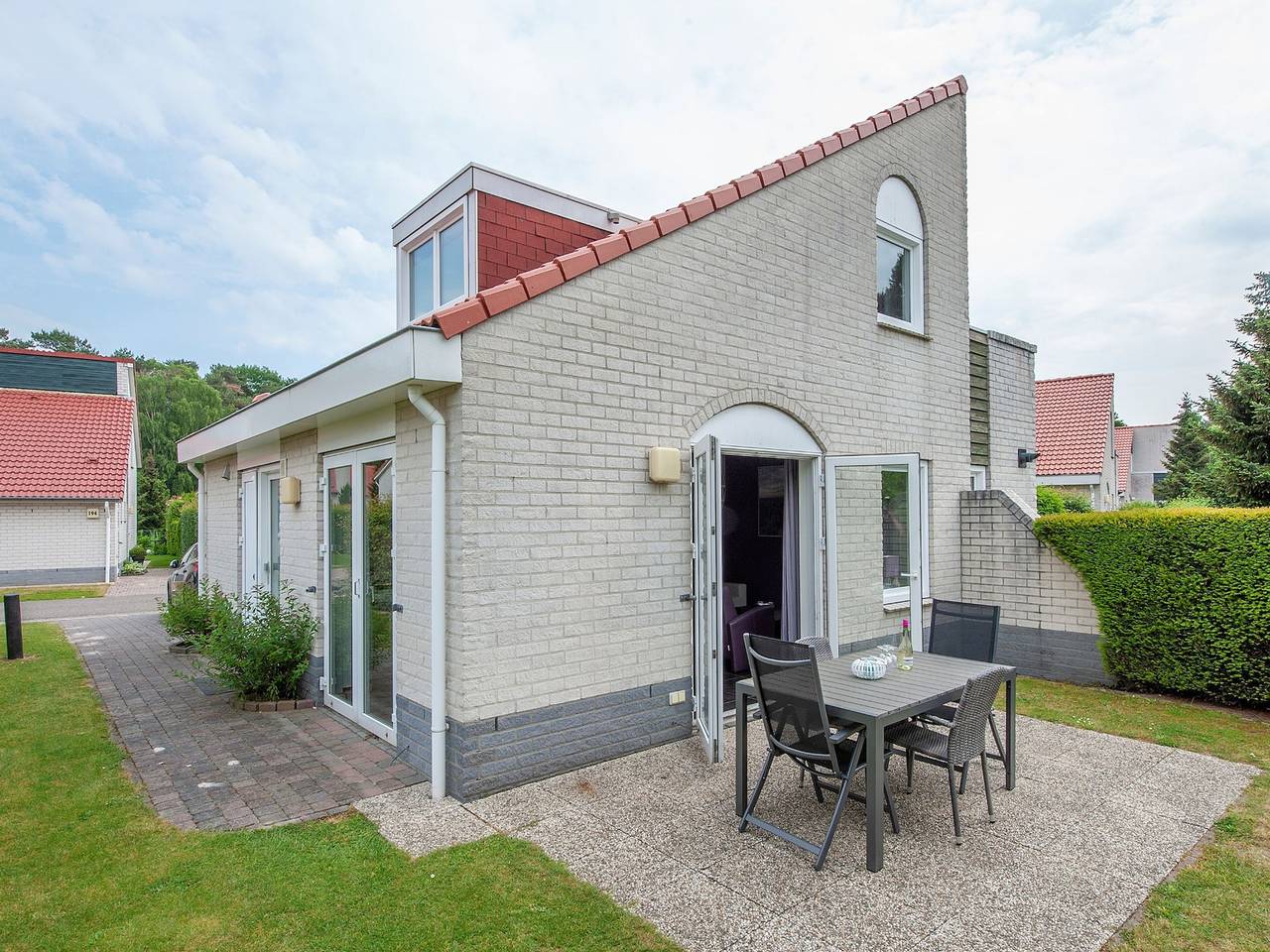 Villa voor 4 personen met zwembad in Nationaal Park De Maasduinen