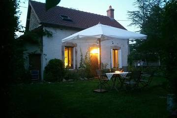 Gîte pour 4 Personnes dans Vesdun, Saint-Amand-Montrond, Photo 1