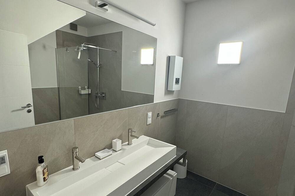 Two-bedroom House Lara Denona- City center in Novalja, Pag