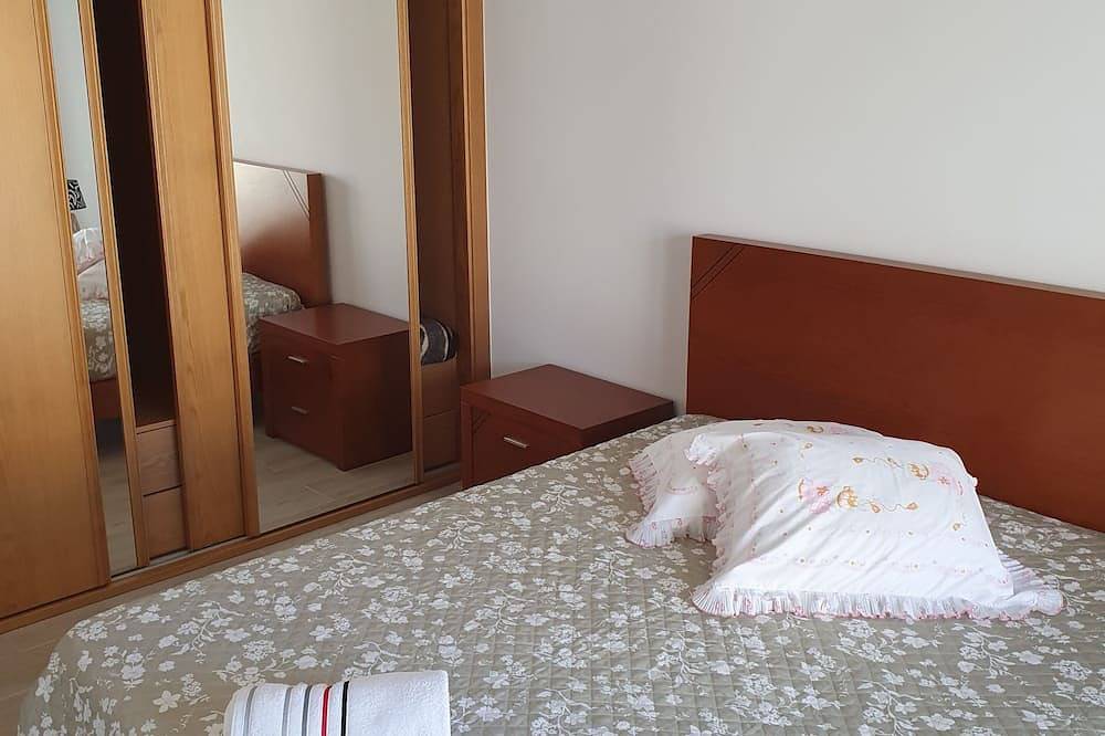 Neues Haus 100 Meter vom Strand von Lagoa De Albufeira entfernt in Praia do Meco, Sesimbra (Castelo)