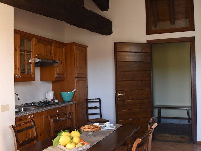 Tritt — Ferienwohnung für 6 Personen, umgeben von vielen Weinreben in Monticelli Brusati in Monticelli Brusati, Gardasee-Berge