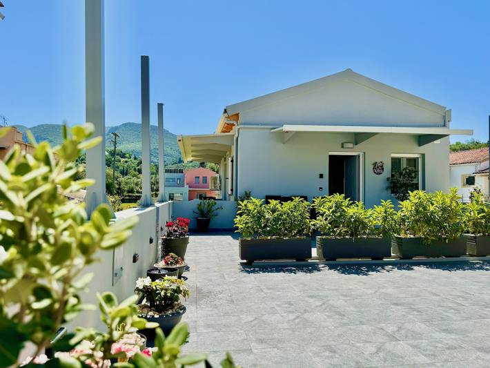 Διαμερίσματα διακοπών για 3 άτομα, με ταράτσα στην Αχαράβη