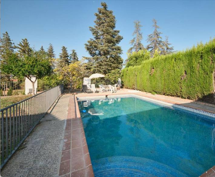 Casa rural para 8 personas, con vistas y terraza además de jardín y piscina en Gójar - 2