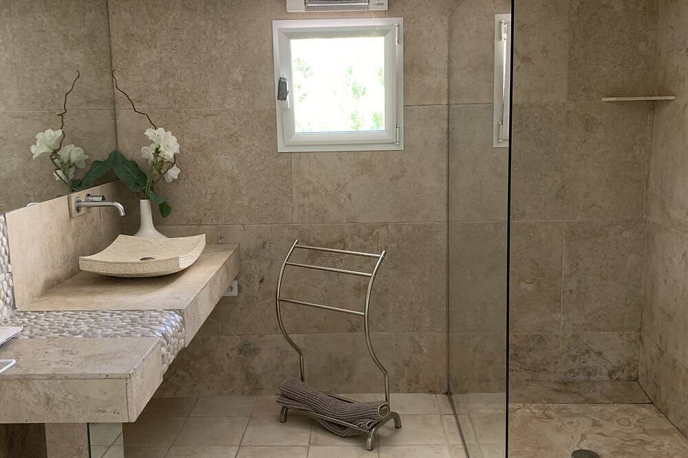 Appartement entier, Appartement  Dans Villa Avec Piscine A 20 Mn D'Aix En Provence in Simiane-Collongue, Côte méditerranéenne (France)