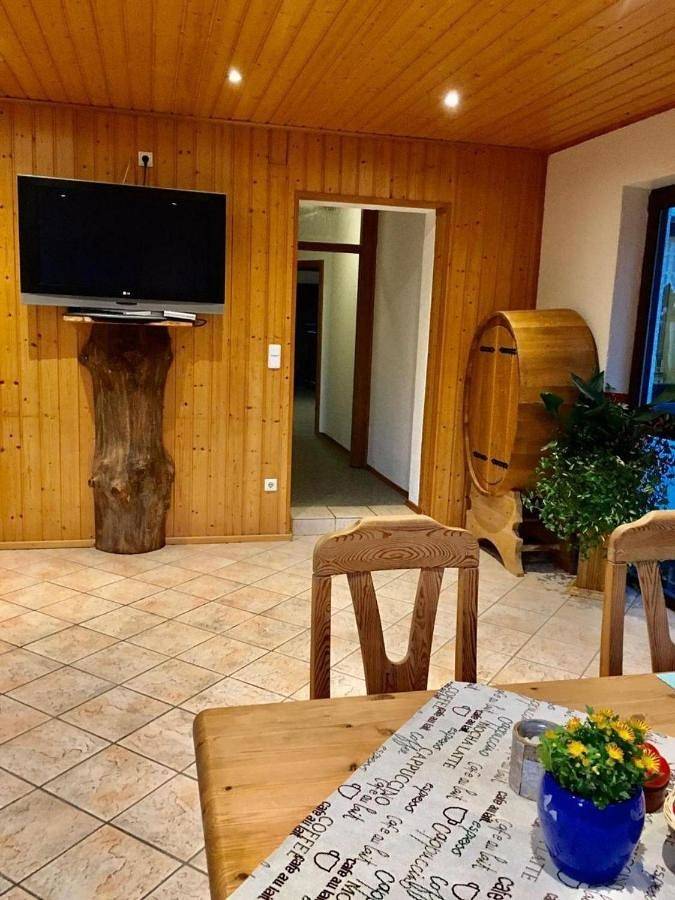Ferienhaus für 2 Personen, mit Terrasse und Garten sowie Ausblick in Wald-Michelbach - 2