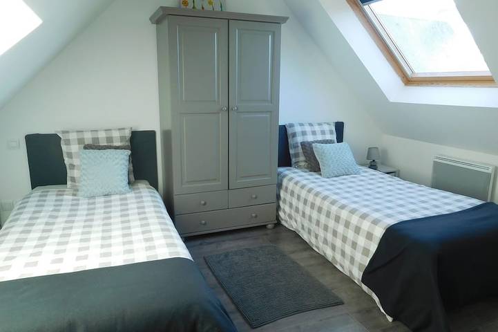 Gîte pour 4 personnes, avec Terrasse ainsi que Jardin et Piscine à Plonéour-Lanvern - 3