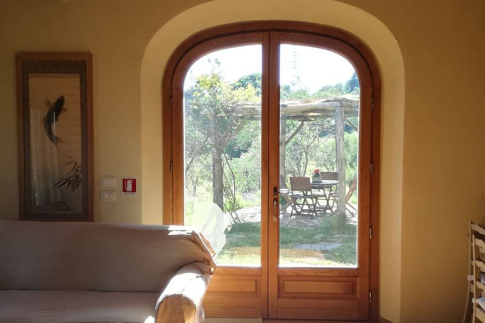Tuscan country house with enchanting view and swimming pool in Radicondoli, Siena Provinz