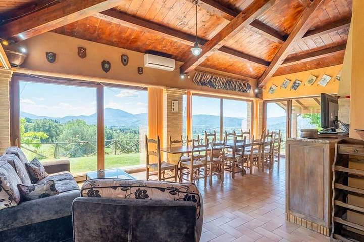 Fortebracci - Sei Camere da Letto Villa, Ospiti Massimo 12 in Montone, Valtiberina