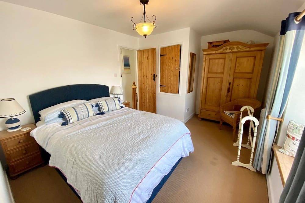 Cosy Character Cottage With Sea View In Mousehole in Mousehole, Cornwall