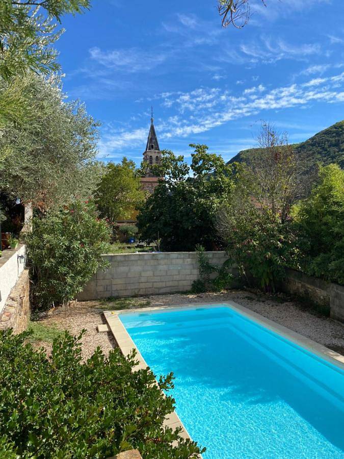 Chalet para 8 personas, con piscina y jardín además de balcón y vistas - 1