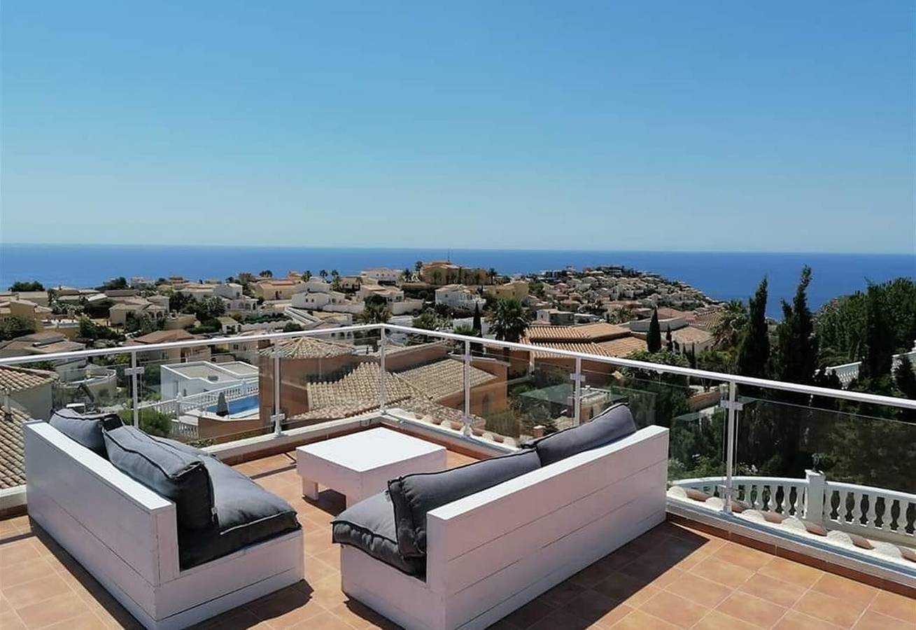 Casa La Perla: Villa with Sea View, Pool, Balcony, A/C & Wi-Fi in Poble Nou de Benitatxell, Costa Blanca