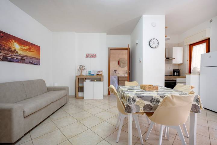 Ferienwohnung für 5 Personen, mit Balkon in Bari - 4