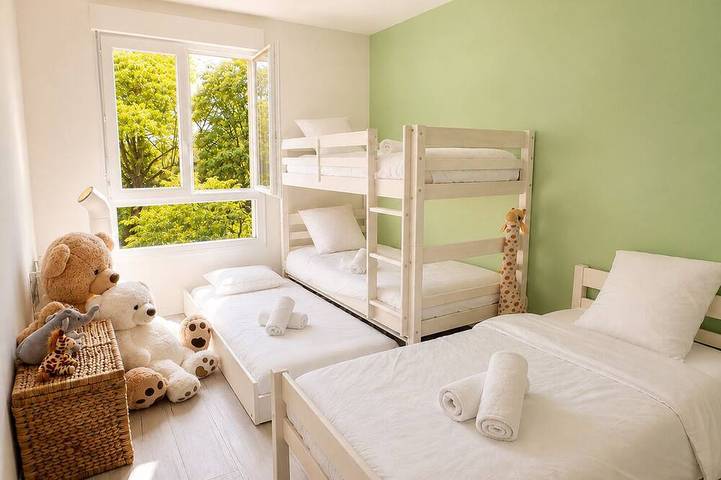 Ganze Wohnung, L'Horizon | 103 m² luxury apartment with Ac, sleeps 9, 3 bedrooms - Paris/Disney in Bry-sur-Marne, Val-de-Marne