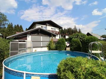Ferienwohnung für 9 Personen, mit Balkon und Garten in Harrachov