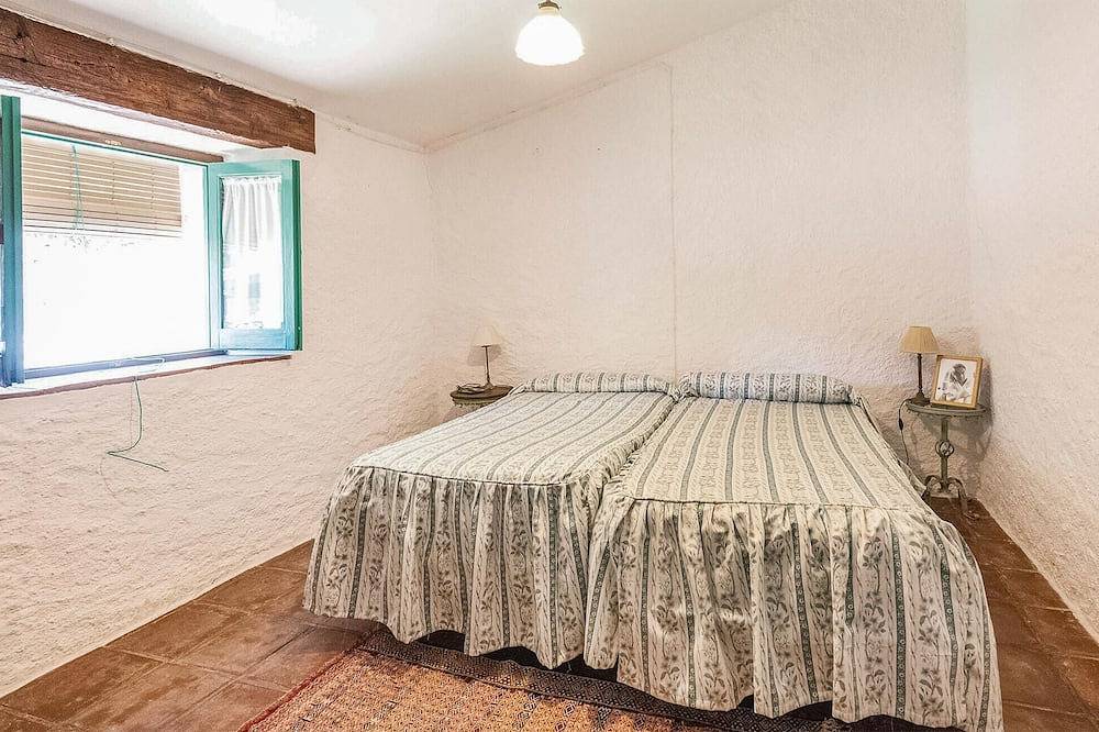 Nice home in Higuera de la Sierra in Zufre, Sierra de Aracena y Picos de Aroche