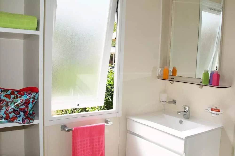 Camping Tikayan Paradise Valley **** - Mobil Home Colorado 3 Rooms 4/6 People Air-conditioned + Tv in Agay, Saint-Raphaël