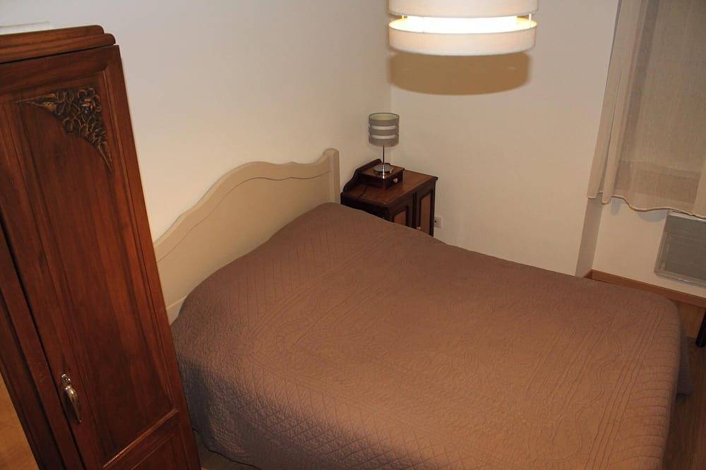 Entire apartment, Homerez - Apt. St-Pierre Chartreuse, mountain view. in Saint-Pierre-de-Chartreuse, Isère