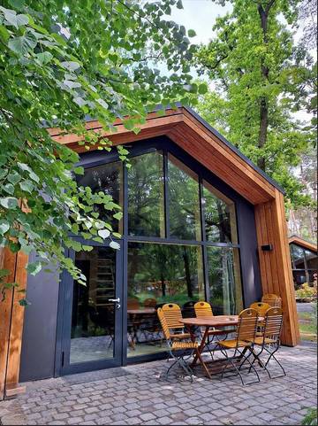 Ferienwohnung für 4 Personen, mit Seeblick und Ausblick sowie Garten, mit Haustier in Sächsisches Elbland