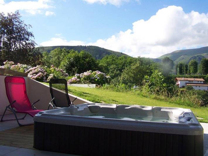 Chambre d’hôte pour 4 personnes, avec Terrasse ainsi que Jacuzzi et Jardin au Pays basque - 3