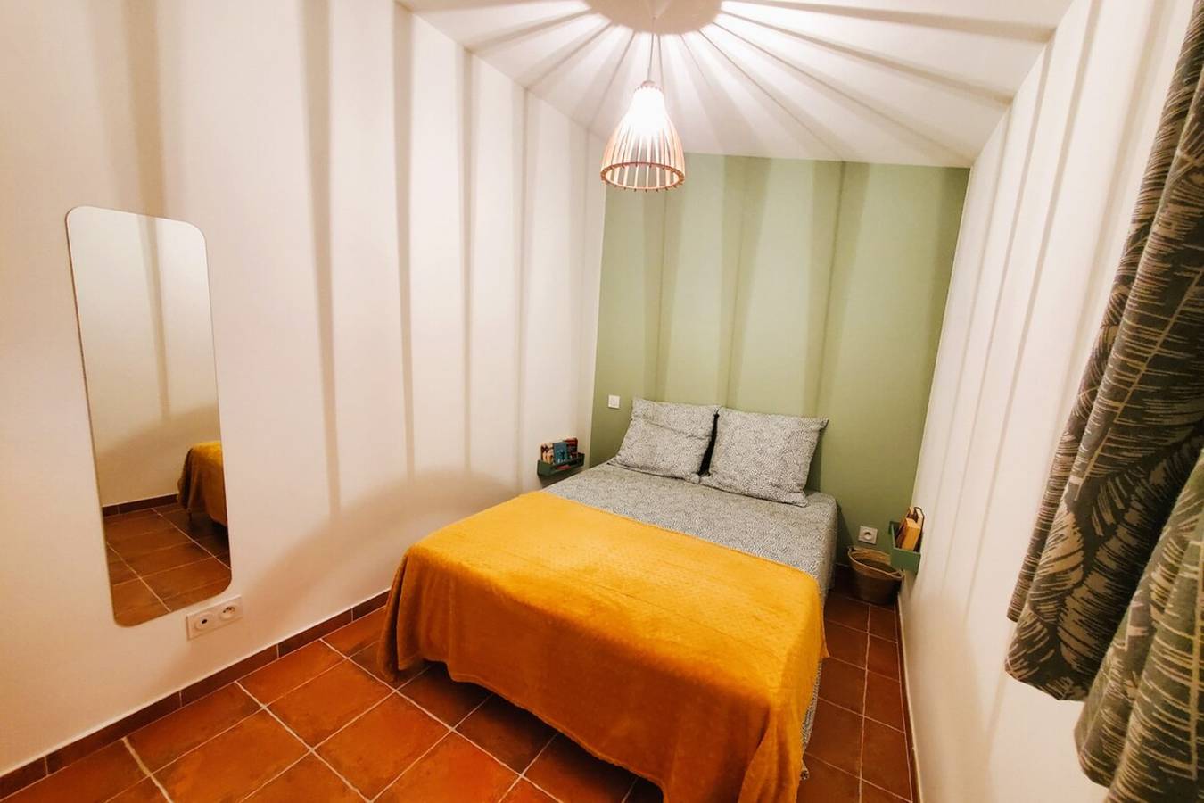 Appartement entier, Bleu Mimosa, T2 près des Grands Buffets in Narbonne, Côte d'Améthyste