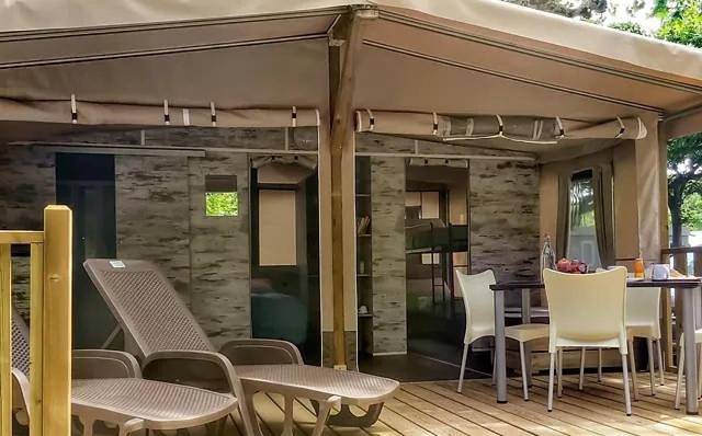 Camping pour 4 personnes, avec piscine ainsi que jardin et vue dans Lac Majeur (Italie) - 4