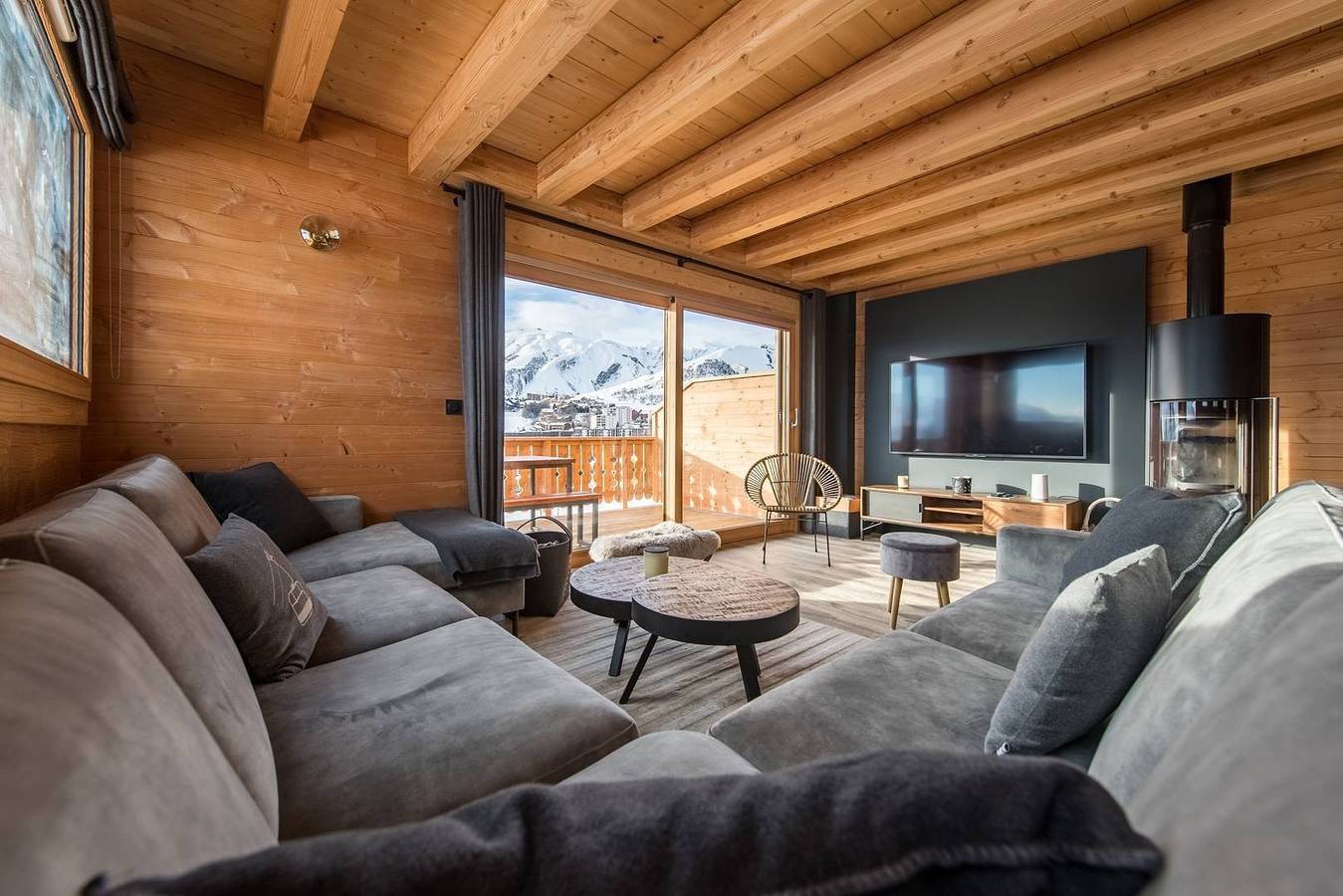 Appartement de vacances entier, Chalet mitoyen proche pistes avec vue panoramique in La Toussuire, Fontcouverte-la-Toussuire