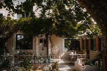 Chambre d’hôte pour 2 personnes, avec vue ainsi que piscine et jardin à Pernes-les-Fontaines