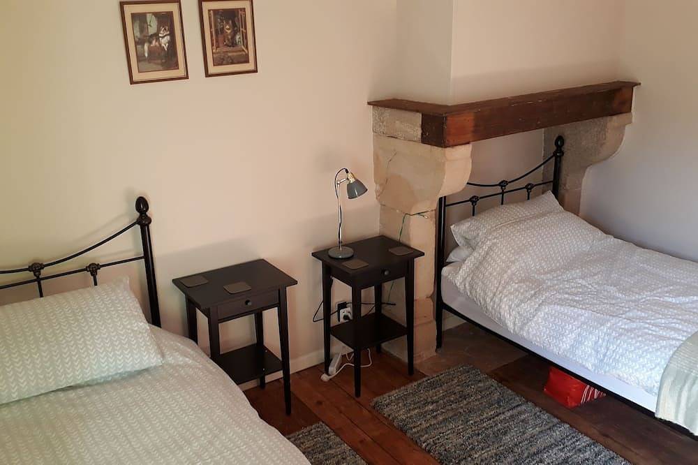 Idyllisches Steinhaus mit 2 Schlafzimmern im Weiler Limousin, 5 Minuten von Chateauponsac entfernt in Châteauponsac, Bellac und Umgebung