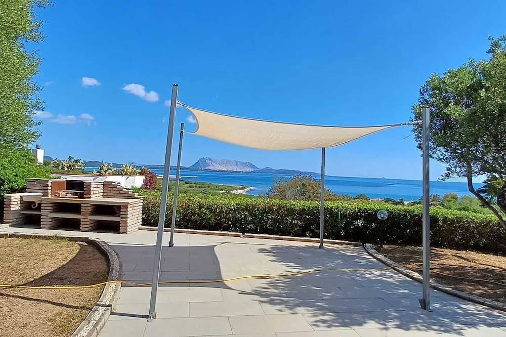 Sea Views & Serenity in San Teodoro - Near the Beaches & Downtown in San Teodoro, Olbia-Tempio