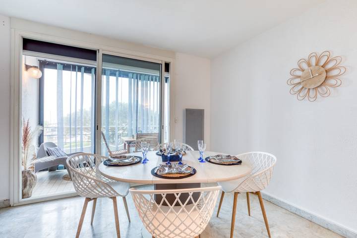Geheel appartement, Appartement bellevue – ​​aan de haven terras en wifi in Le Couchant, La Grande-Motte