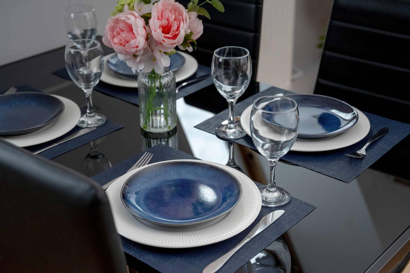 Entire studio, Komuny Paryskiej 49-51 Wroc aw Functional Studio Close to the Old Town in Wrocław, Lower Silesia